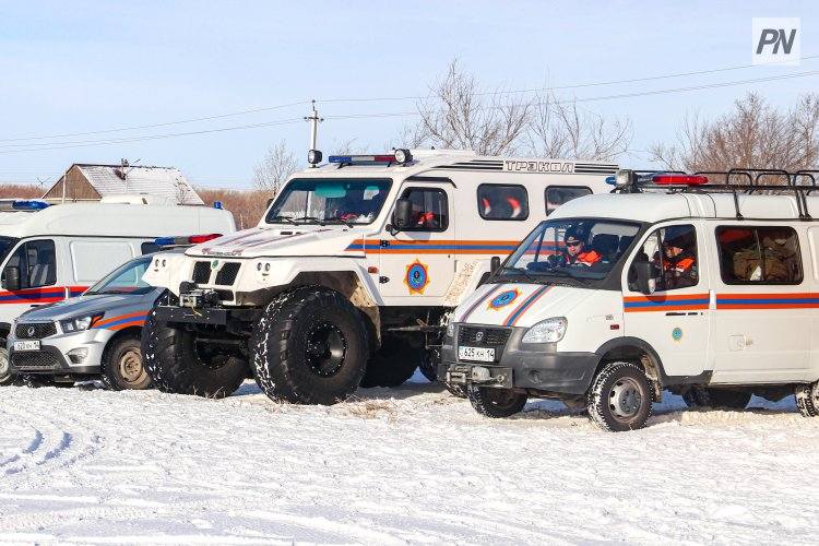 Павлодарские спасатели спасли троих из снежных заносов