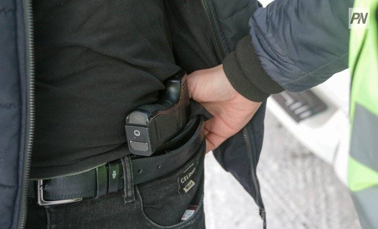 Павлодарские полицейские предложили добровольно сдать оружие
