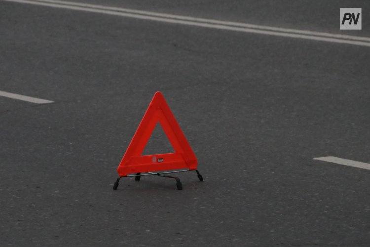 Автомобиль перевернулся возле поселка Шидерты
