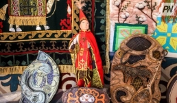Юные павлодарские художники украсили юрту картинами из войлока