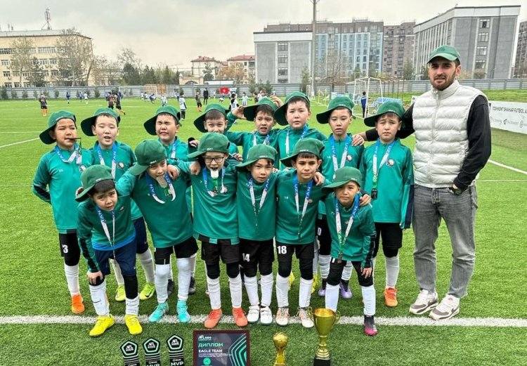 Юные павлодарские футболисты вернулись из Ташкента с победой