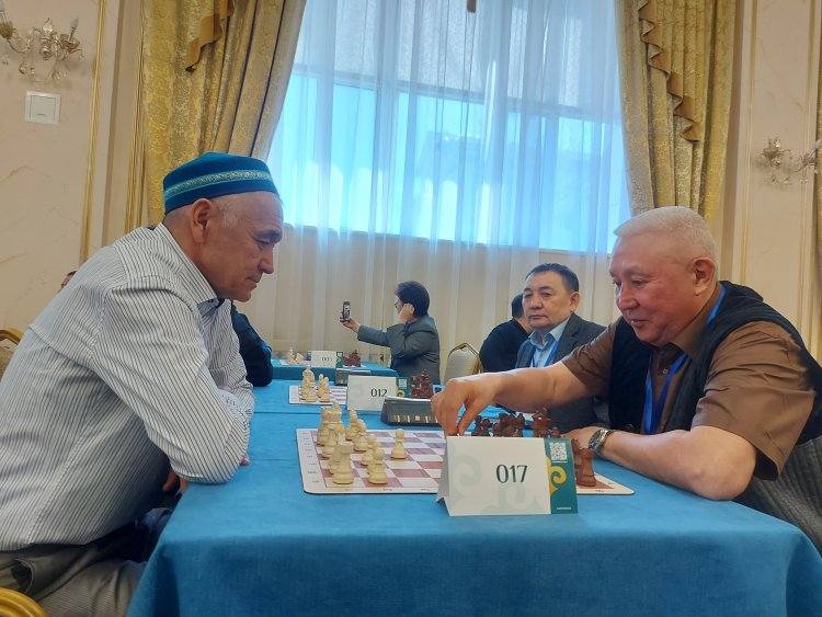 Павлодарские любители шахмат сражаются за путёвку в финал Senat Open