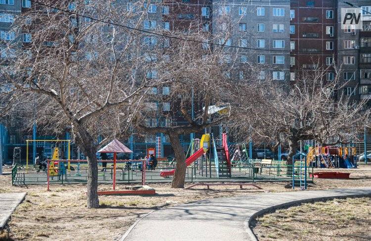 Новые детские площадки начнут строить в Павлодаре на месяц раньше