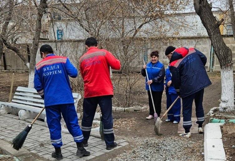 В Павлодаре сотрудники «скорой» собрали тонны мусора