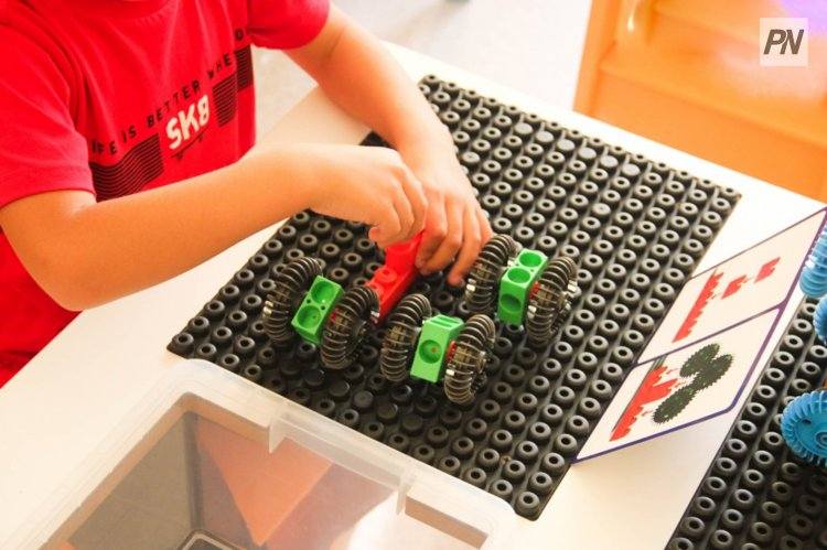 В Павлодаре потерявшегося ребёнка вернули родителям