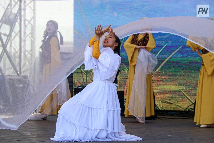 Павлодарские школьники подарили праздник пожилым людям