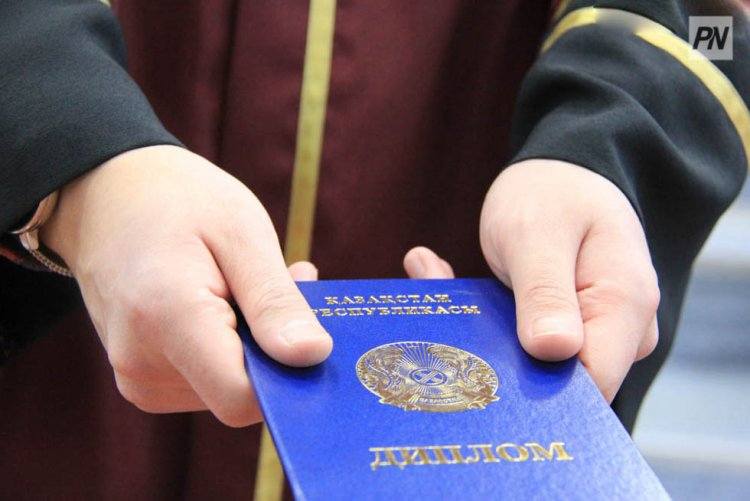 Государство увеличило поддержку казахстанских студентов в два раза