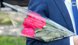 Асаин Байханов поздравил павлодарцев с днём матери