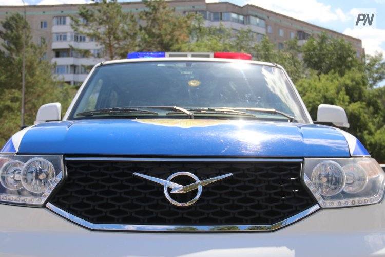 Полицейские Аксу организовали приёмную во дворе жилого дома