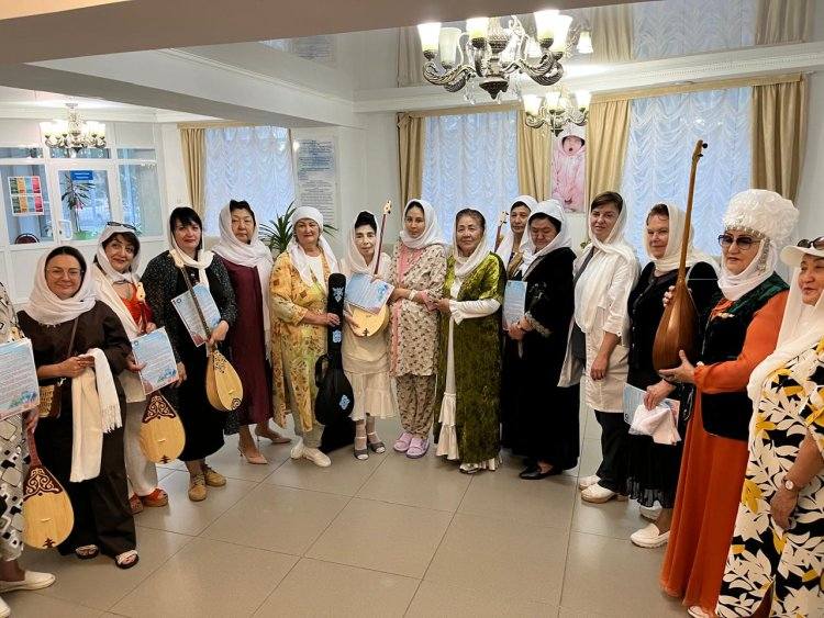 В Павлодаре новорожденному потомку Машхура Жусупа подарили домбру