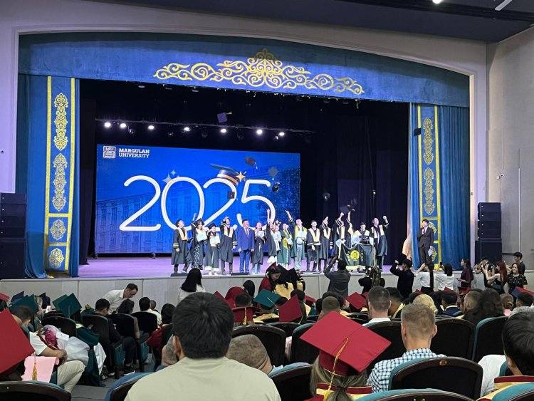 В Павлодаре выпустили новую плеяду учителей