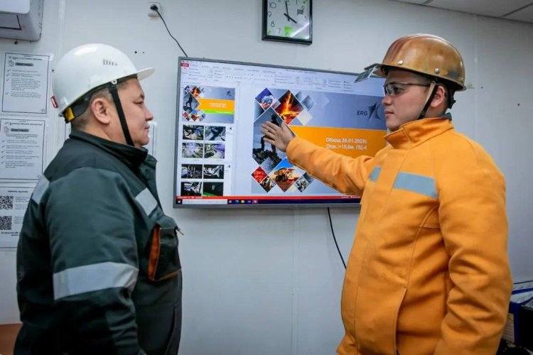 Аксуский завод переходит на цифровые панели в управлении плавильным цехом