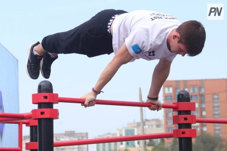 Житель Китая купил абонемент в спортзал на 300 лет