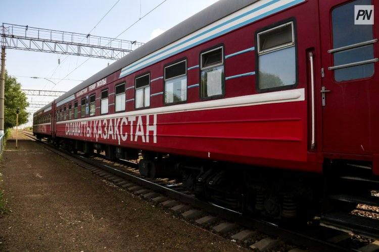 Медицинский поезд принял первых пациентов в Павлодарской области