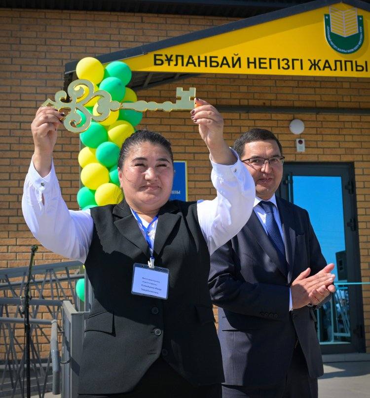 В Иртышском районе открыли новую школу на месте сгоревшей