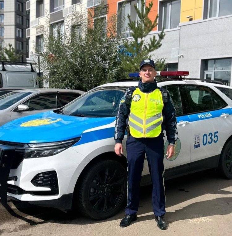 Павлодарский полицейский изучил три языка