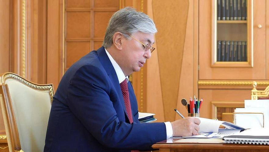 Президент РК наградил борцов и тренеров за достижения на чемпионате мира
