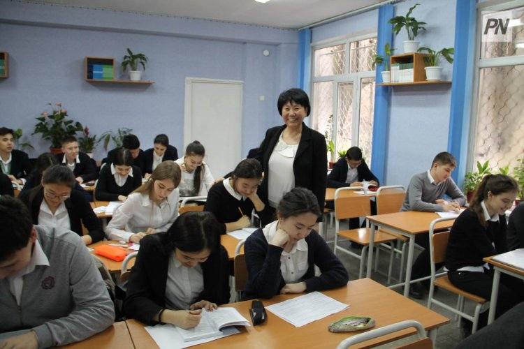 Павлодарских учителей поздравили с профессиональным праздником