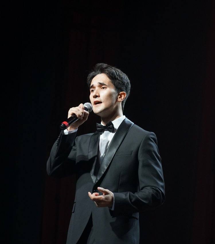 Павлодарский вокалист исполнил кавер на песню Розы Рымбаевой