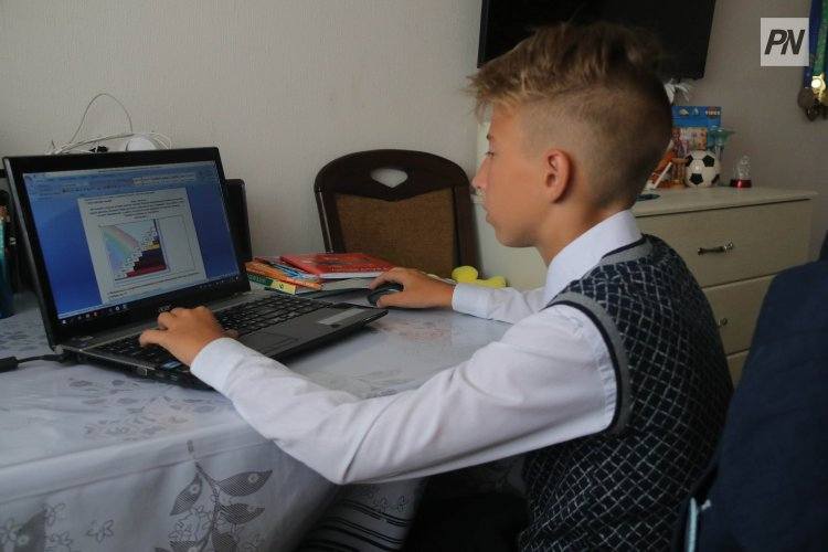 Школьники Павлодарской области вторую смену будут учиться дома