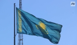 Небесно-голубые флаги Казахстана украсили улицы Москвы