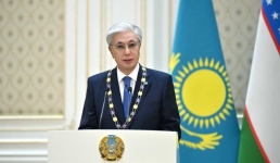 Президенту Казахстана вручили высшую государственную награду Узбекистана