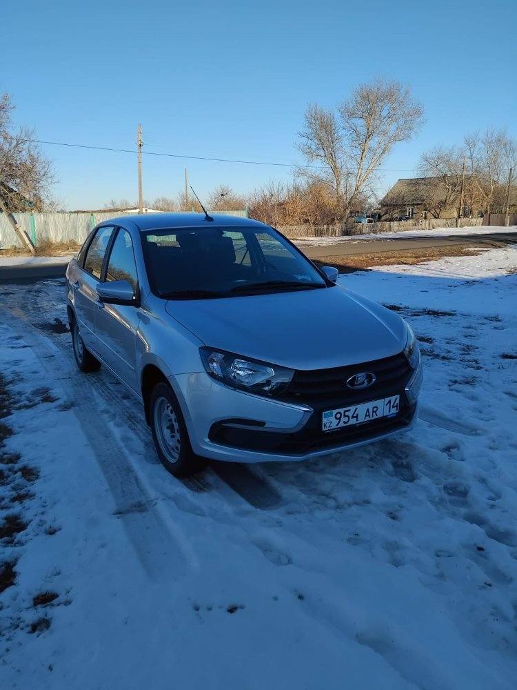 12 автомобилей вручили своим работникам крестьянские хозяйства Иртышского района