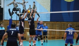 Павлодарцы обыграли сборную Казахстана по волейболу