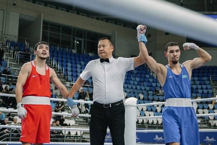 Павлодарец вместе с лучшими боксерами мира отправился в Дубай