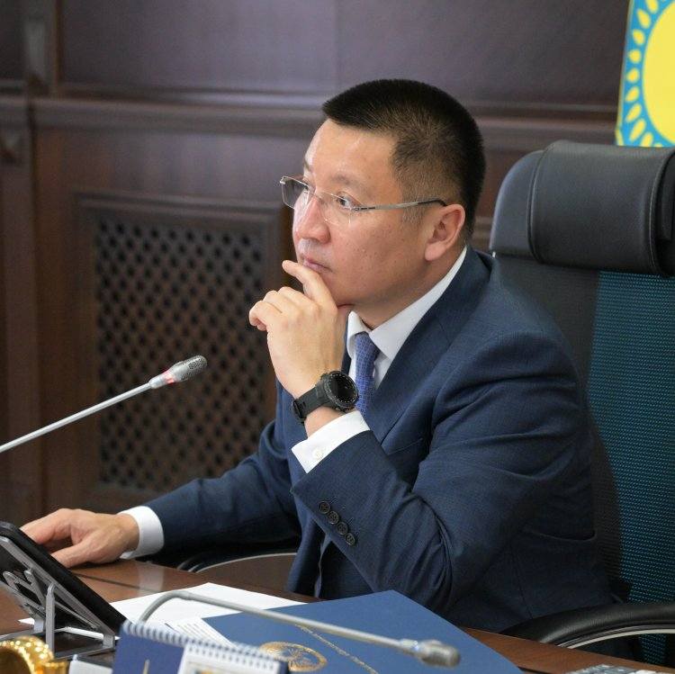 Асаин Байханов в прямом эфире ответит на вопросы населения