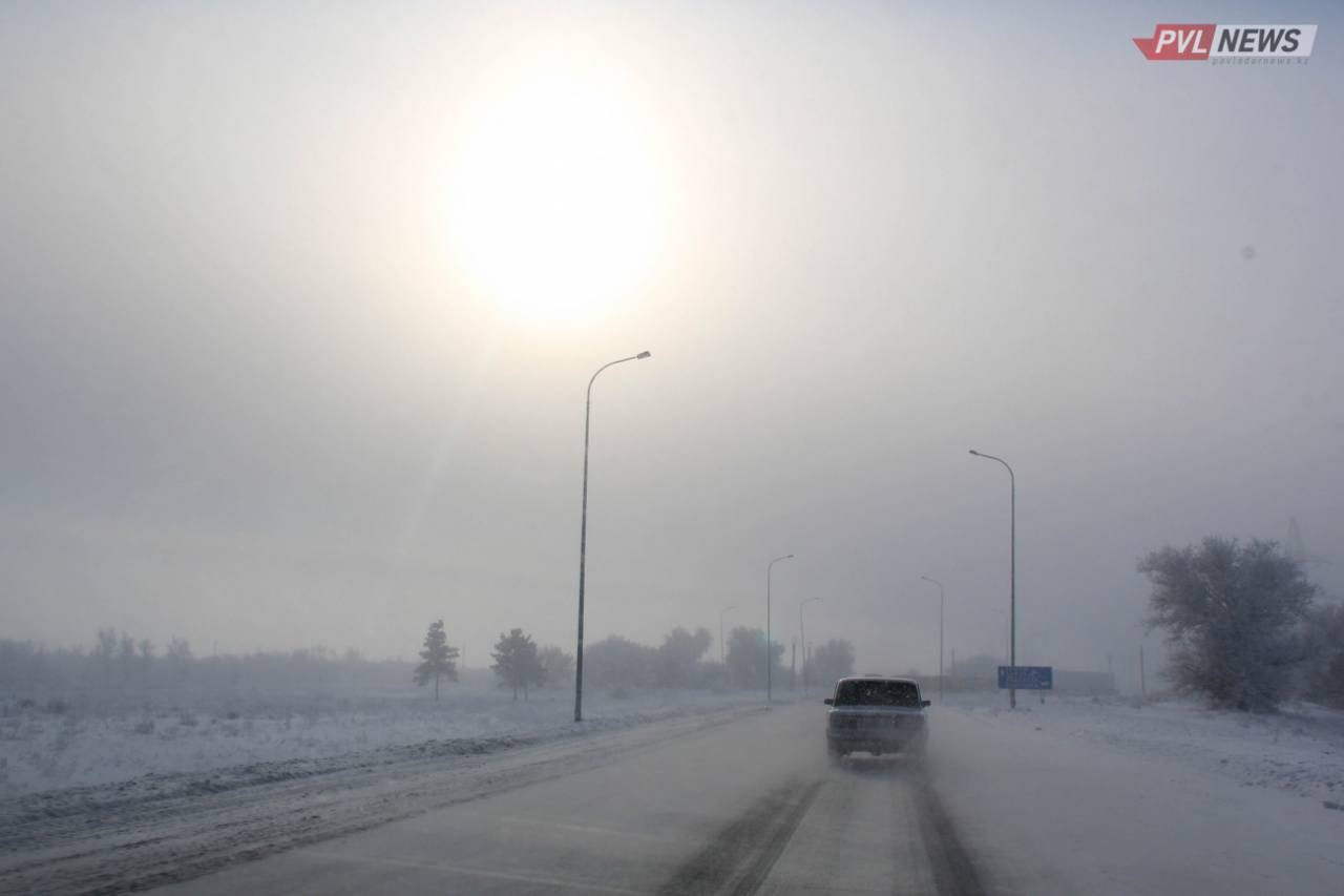 закрытые трассы павлодар. март гололедица на трассе. зимние дороги казахстана. автобус в павлодарской области провалился. гололед 2023.