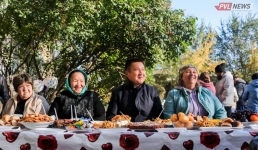 Градоначальник Павлодара поздравил с юбилеем жителей 50-летнего дома
