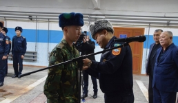 Пожарного в Павлодаре наградили за спасение людей