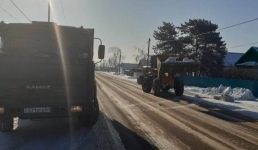 Более двухсот человек ежедневно вывозят снег из пригородных сел Павлодара (ВИДЕО)