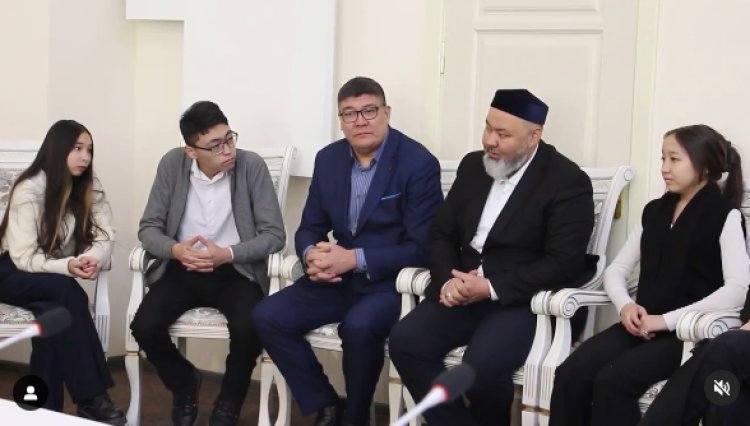 С «живыми книгами» пообщались юные павлодарцы