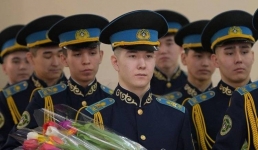 Асаин Байханов поздравил жительниц Павлодарской области с праздником