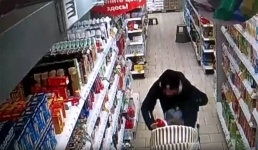 В похищении деликатеса из супермаркета подозревают павлодарца