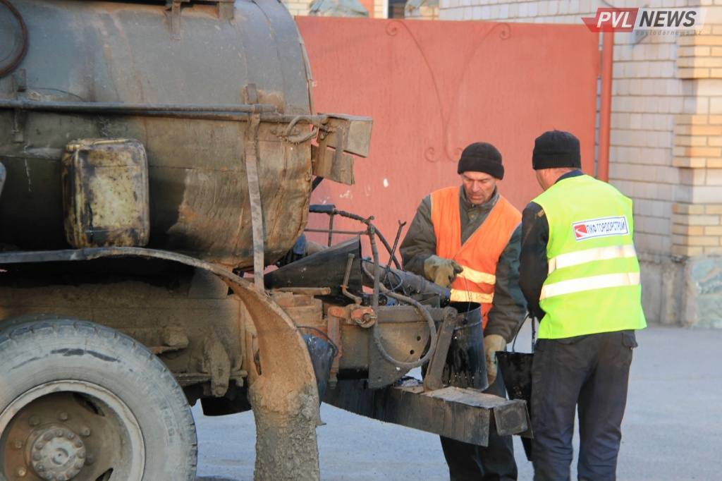 В Павлодаре в два раза ускорили ямочный ремонт