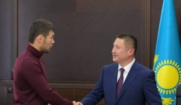 Боец смешанных единоборств стал почетным гостем Павлодарской области