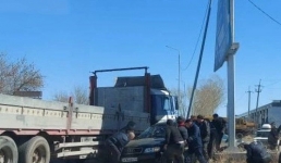 Пенсионер погиб в столкновении легковой машины и грузовика в Павлодаре