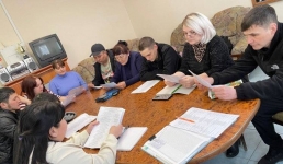 Павлодарских сотрудников сферы услуг учат государственному языку