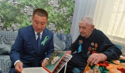Павлодарских ветеранов Великой Отечественной войны поздравили с праздником