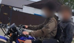 Двумя штрафами обошлась отцу мотоезда сына в Павлодарском районе