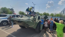 Детям устроили экскурсию в часть Нацгвардии в Павлодаре