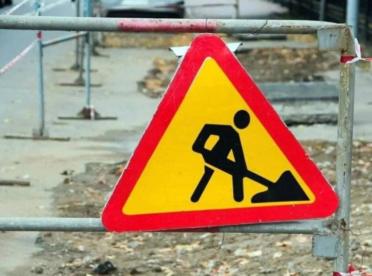 Семь бригад продолжают устранять порывы на водопроводе в Павлодаре