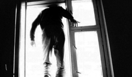 Пациент выпрыгнул из окна больницы в Павлодаре