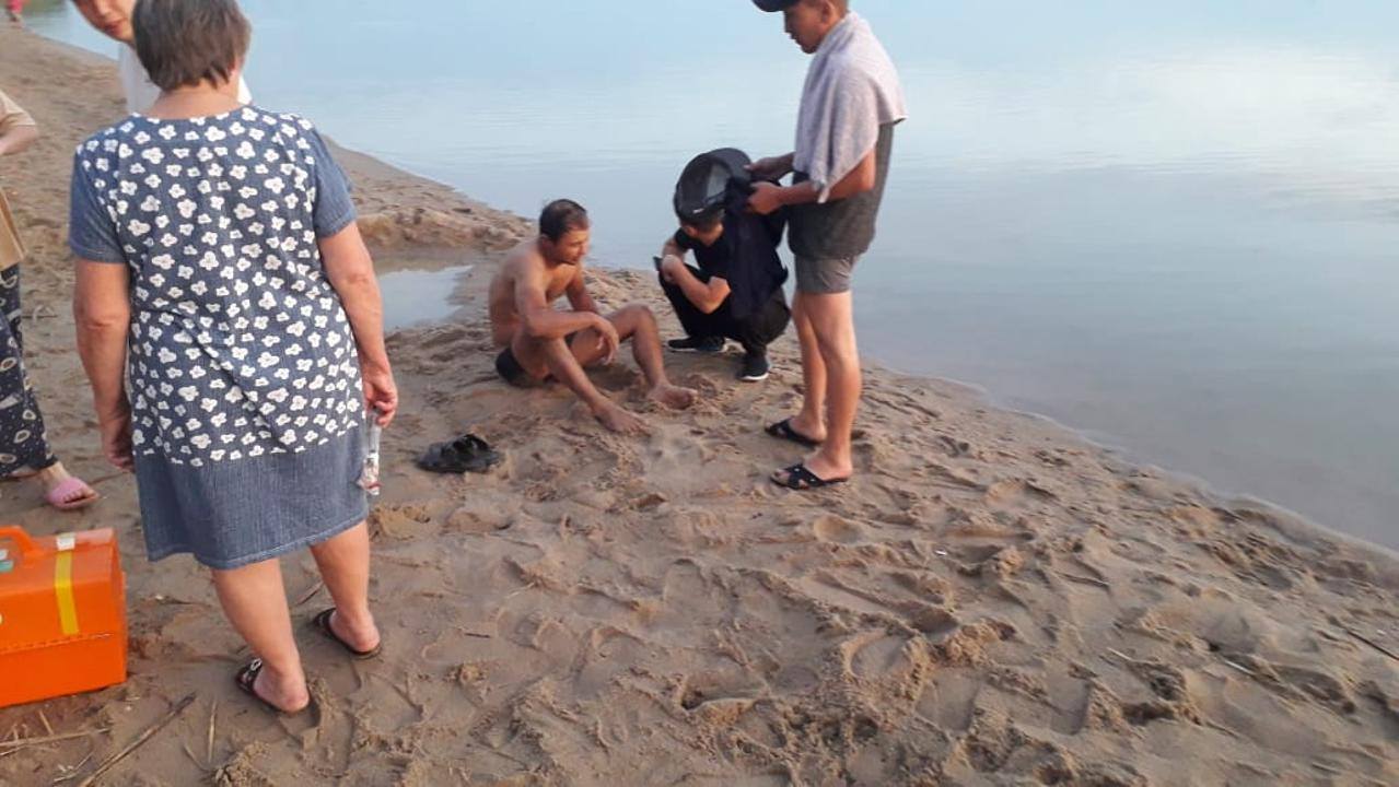 Света утонула. В Каспийском море утонули 3 человека.