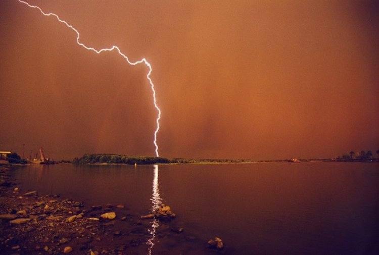 Четверть молний в Казахстане пришлась на Павлодарскую область