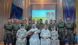 Спелись: павлодарские мамы и солдаты приняли челлендж