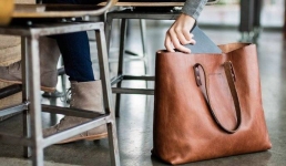 Павлодарка попыталась пронести телефон осуждённому супругу